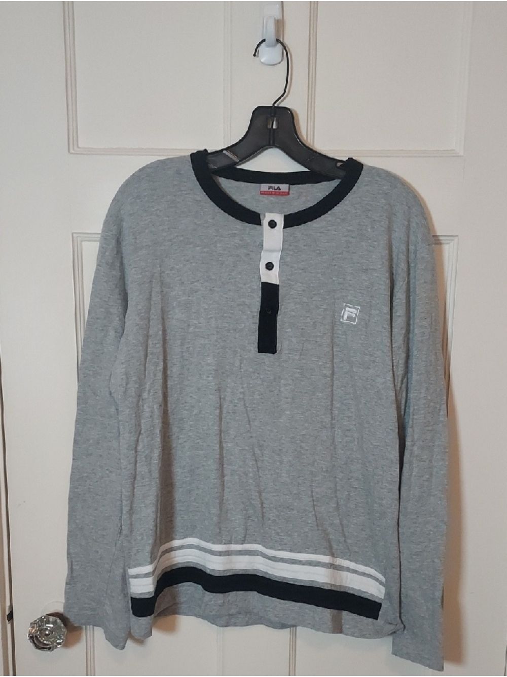 Fila Women's Gray and Black Long Sleeve Henley Size Large